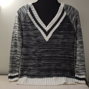 Vneck knit sweater